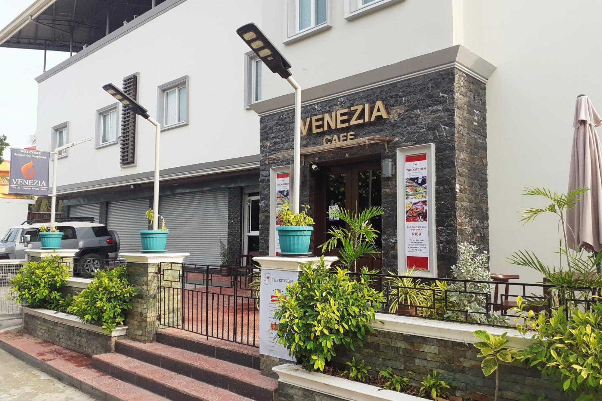 Venezia Suites Hotel Iloilo Exterior foto